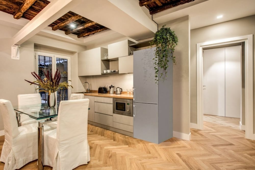 Trevi Fountain Superior 3 bdr apartment 31/49