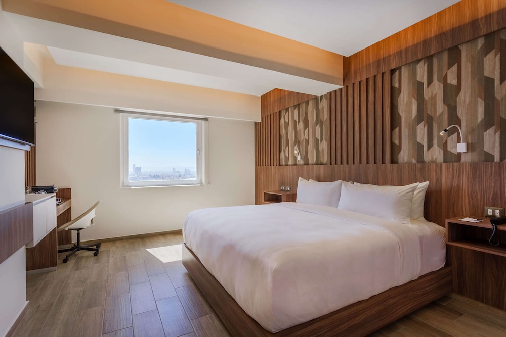 STANDARD, KING BED