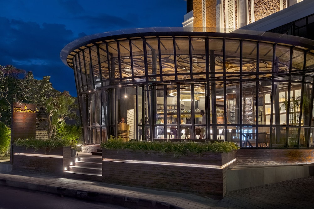 Jambuluwuk Oceano Seminyak Hotel in Seminyak