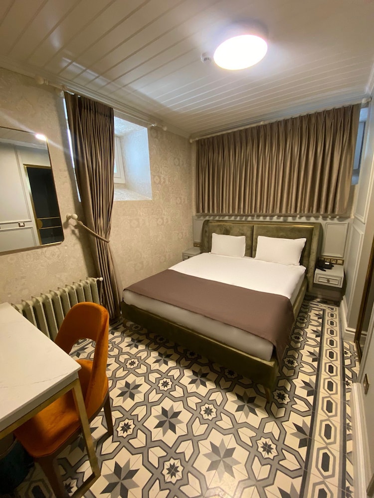 Triada Hotel Buyukada 36/60