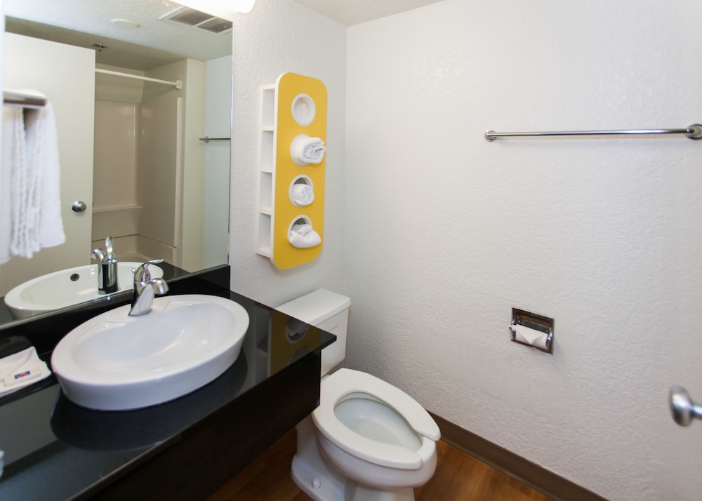 Motel6 Los Angeles, CA - Los Angeles - LAX 23/59