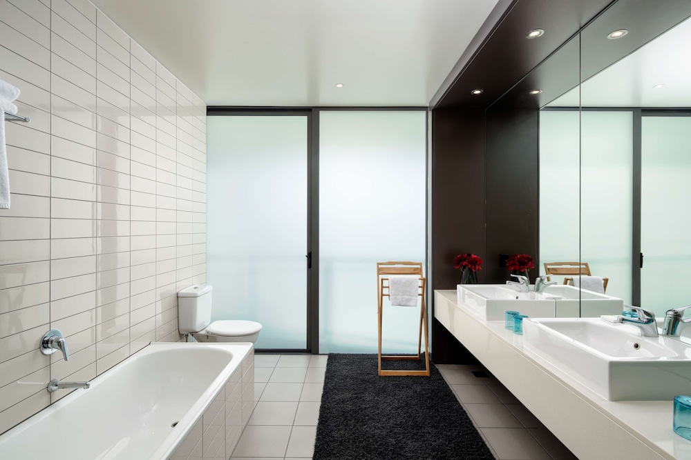 Rydges Wellington 69/69