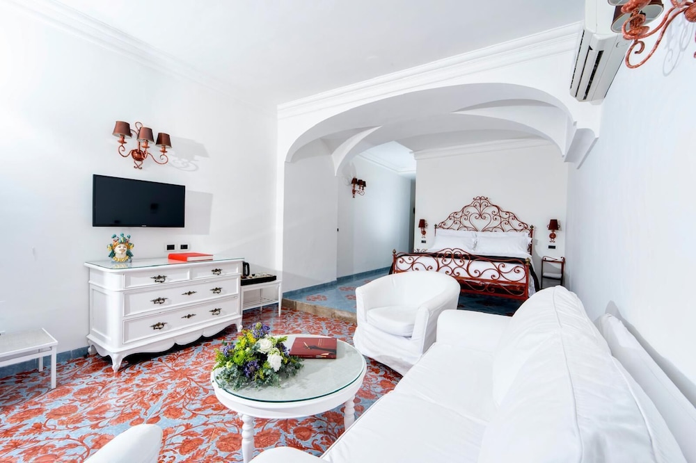 Regina Cristina Hotel 30/49