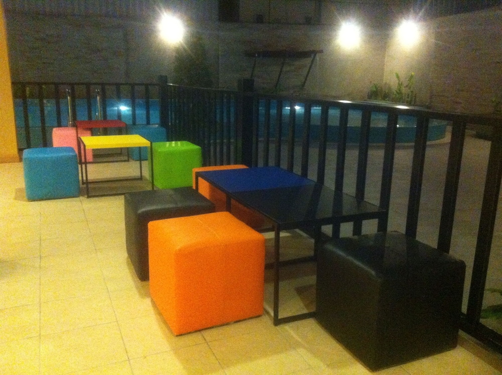 Th Beach Hotel 46/64