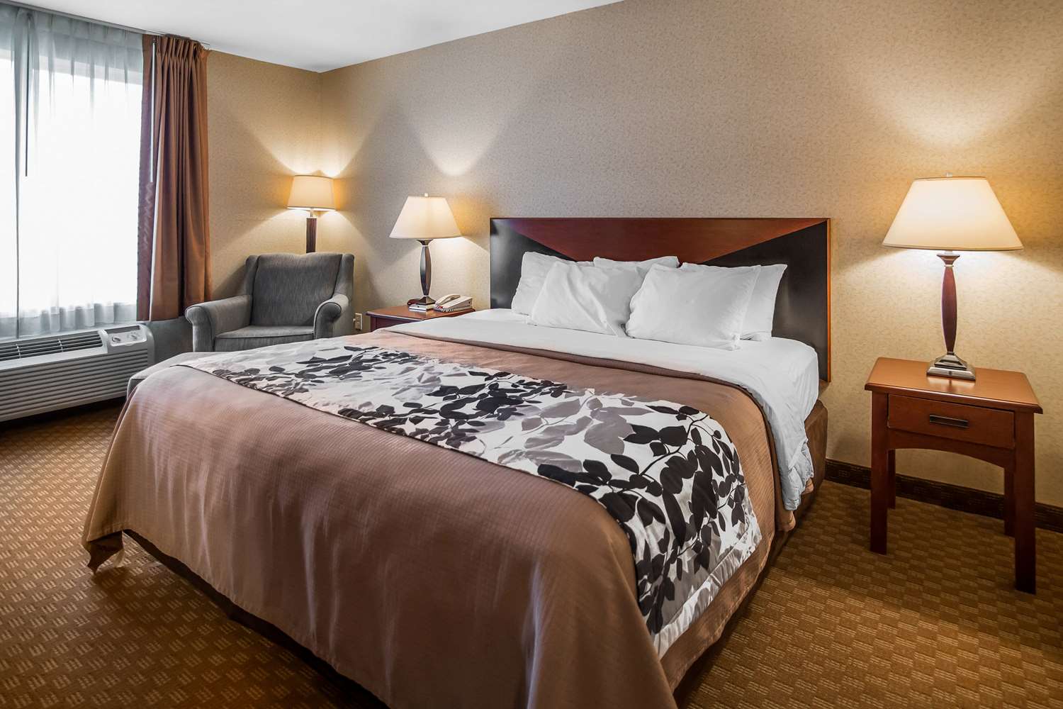 Rodeway Inn & Suites Salina South 1/10