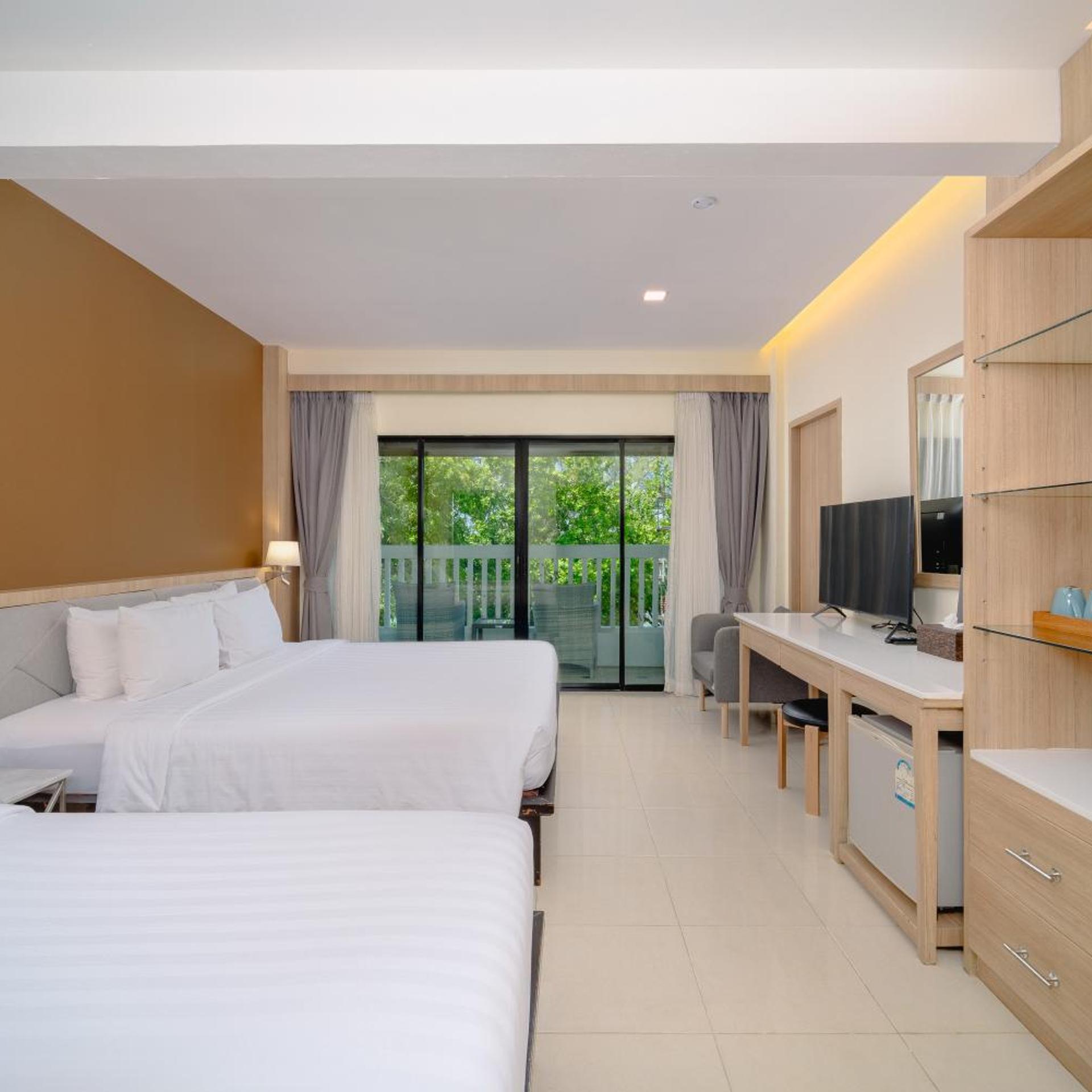 غرفة ثلاثية بشرفة، Aonang Buri Resort 4/10