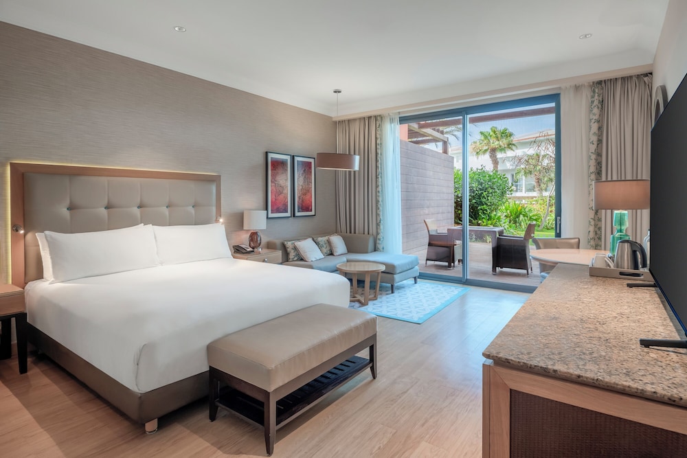 Suite, 1 King and 1 Single Beds, Ocean Front