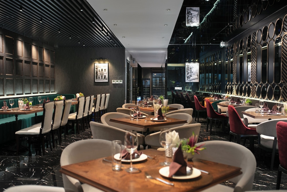 MAY DE VILLE Crown Hotel 29/46