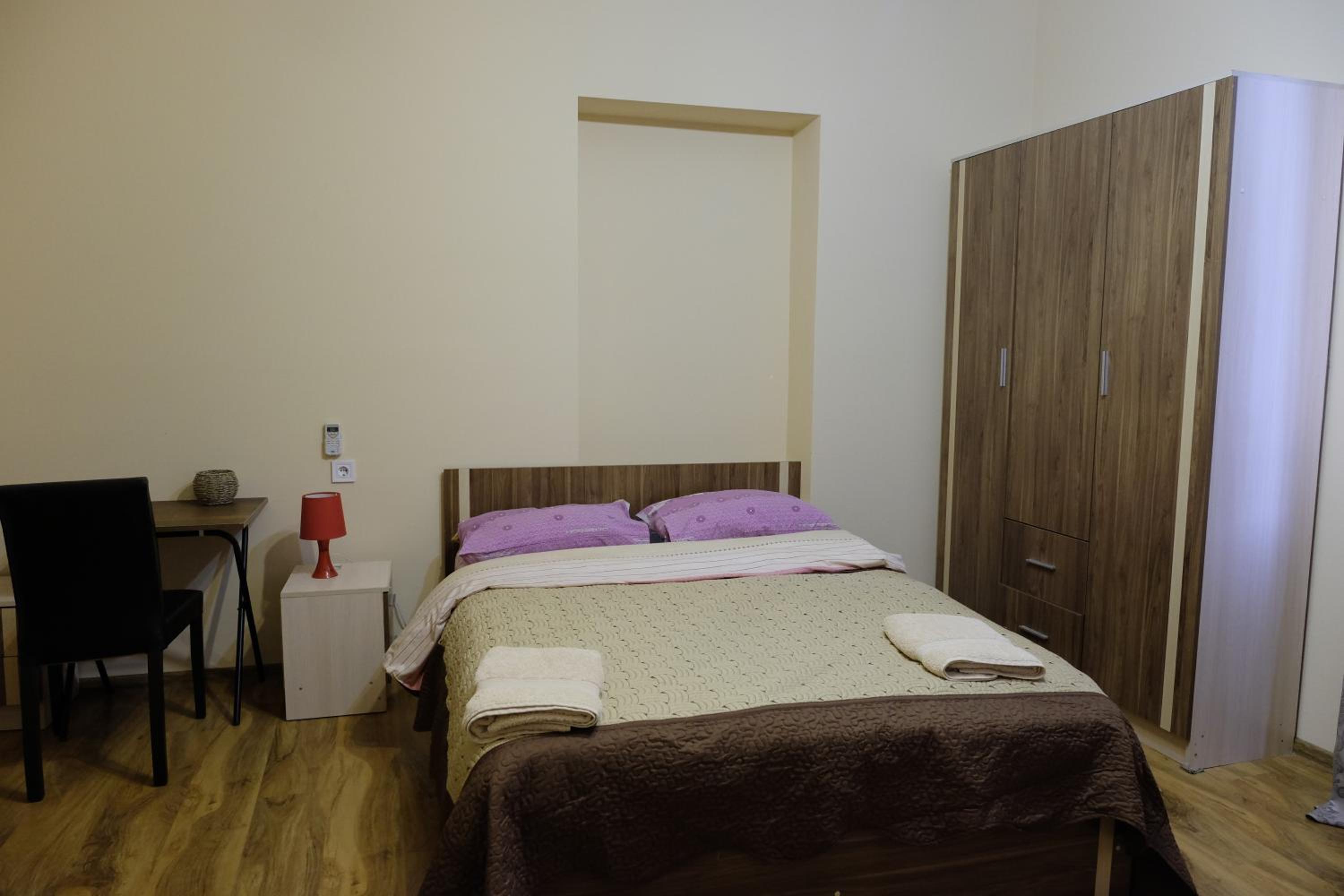 Budget, Double or Twin Bed