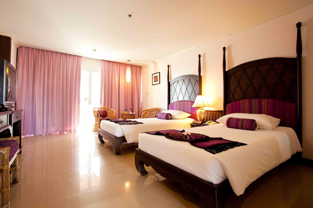 The Cha Am Methavalai Hotel 30/65