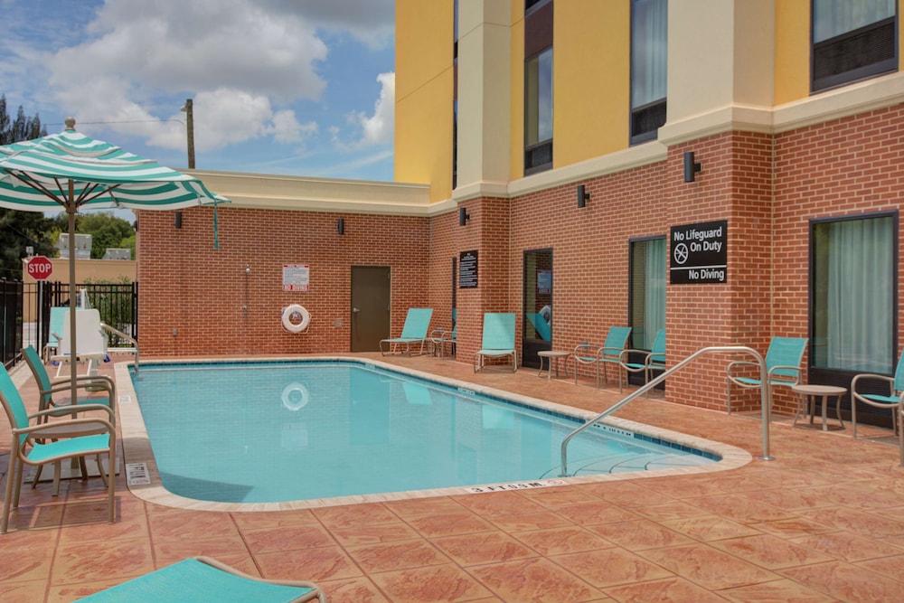 Hampton Inn And Suites Tampa Busch Gardens Area 5/46