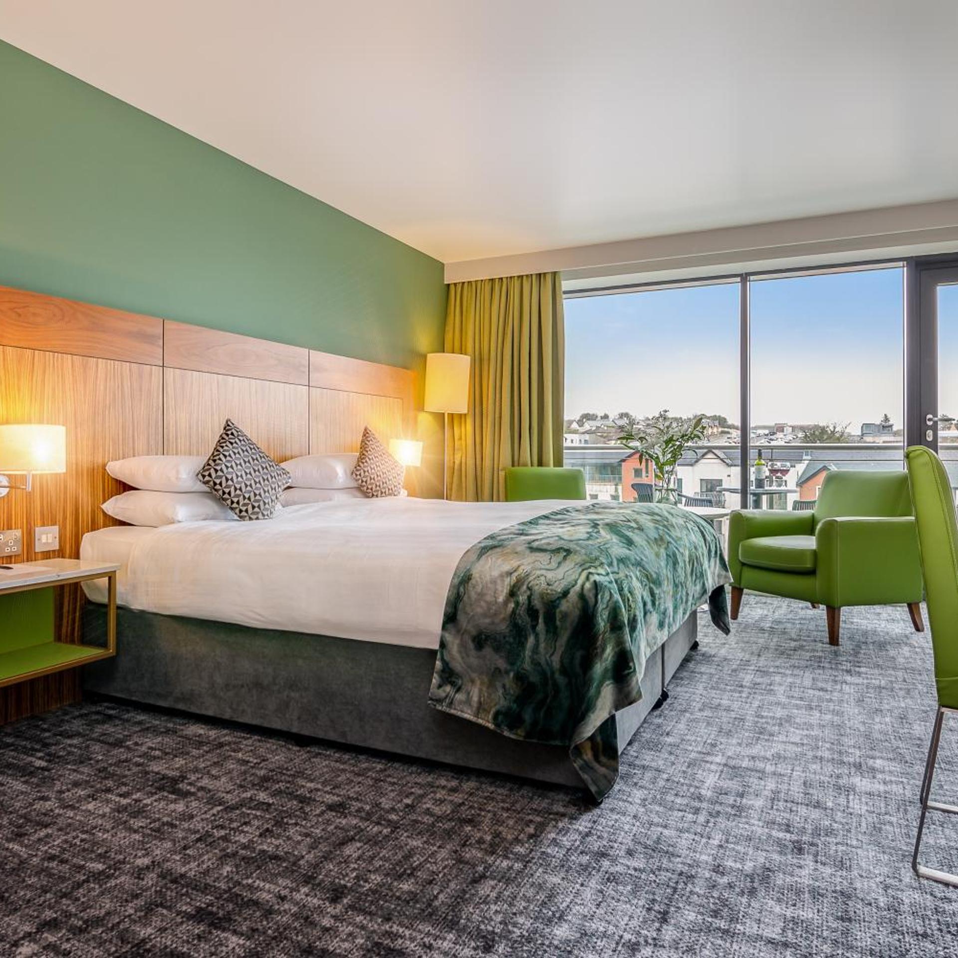 Deluxe, Double Bed, River View, Glasshouse Hotel 4/9