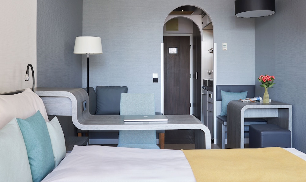 BUSINESS, APARTMENT, KITCHENETTE