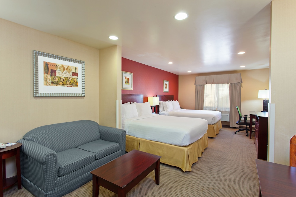Holiday Inn Express and Suites Los Angeles Airport Hawthorne 17/53