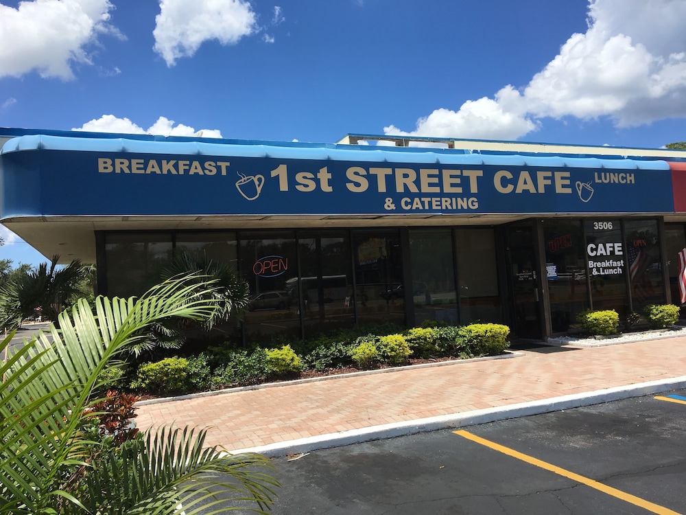 Days Inn By Wyndham Bradenton - Near The Gulf 3/43