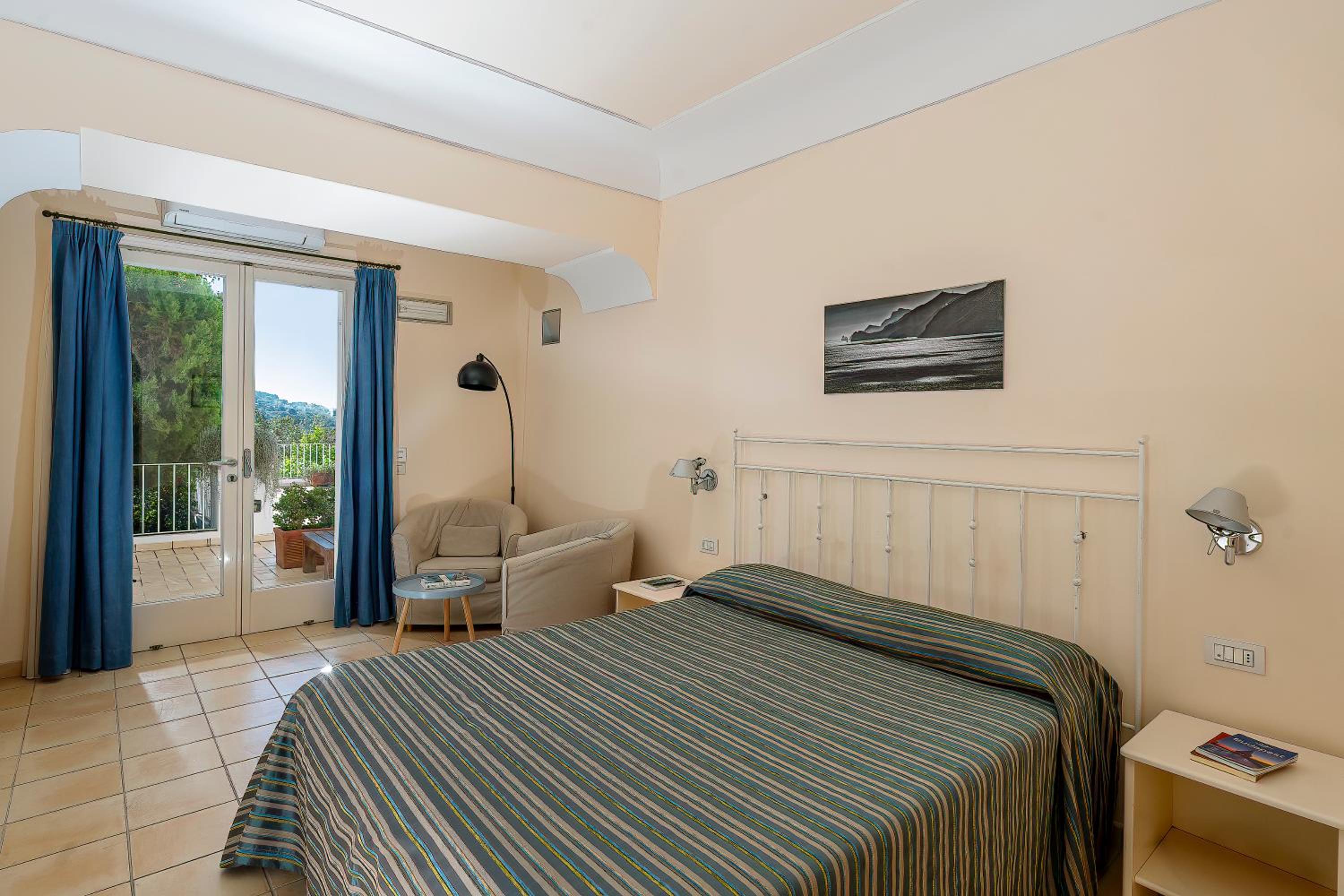 Room, Double Bed