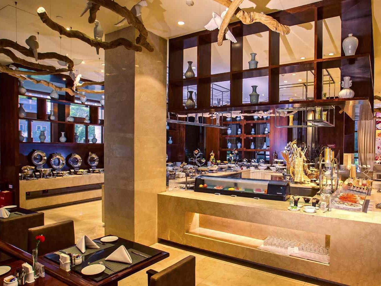 TONGQUETAI NEW CENTURY GRAND HOTEL 38/44