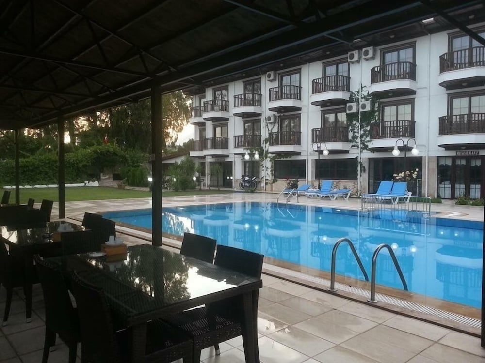 Hamle Hotel 3/48
