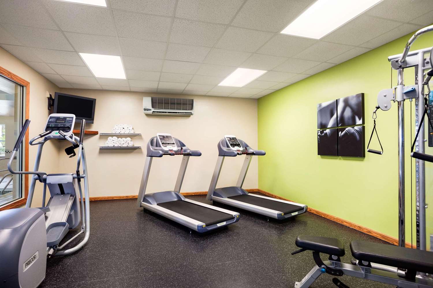 Country Inn & Suites By Radisson Ithaca NY 4/8