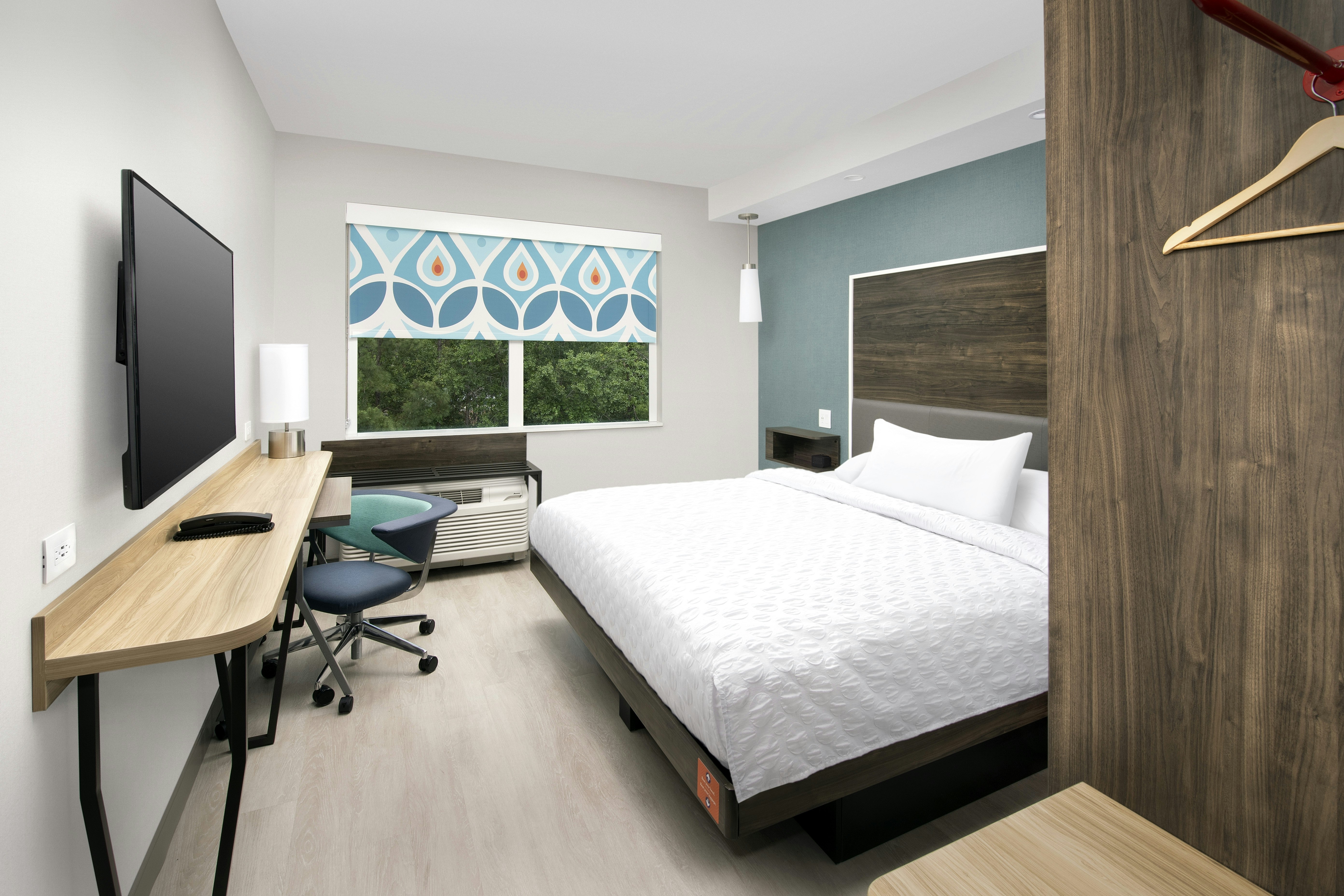 ROOM, KING BED