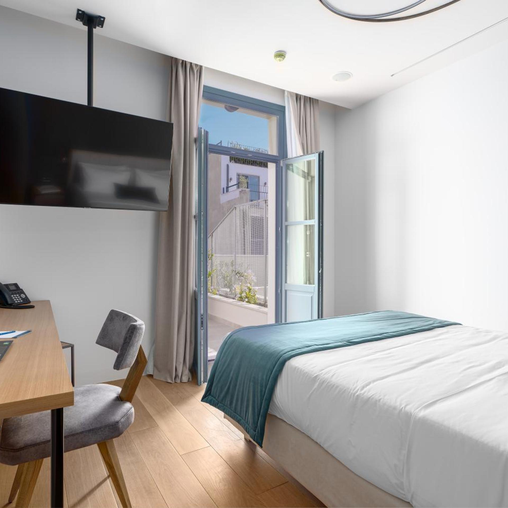 Executive, Acropolis View