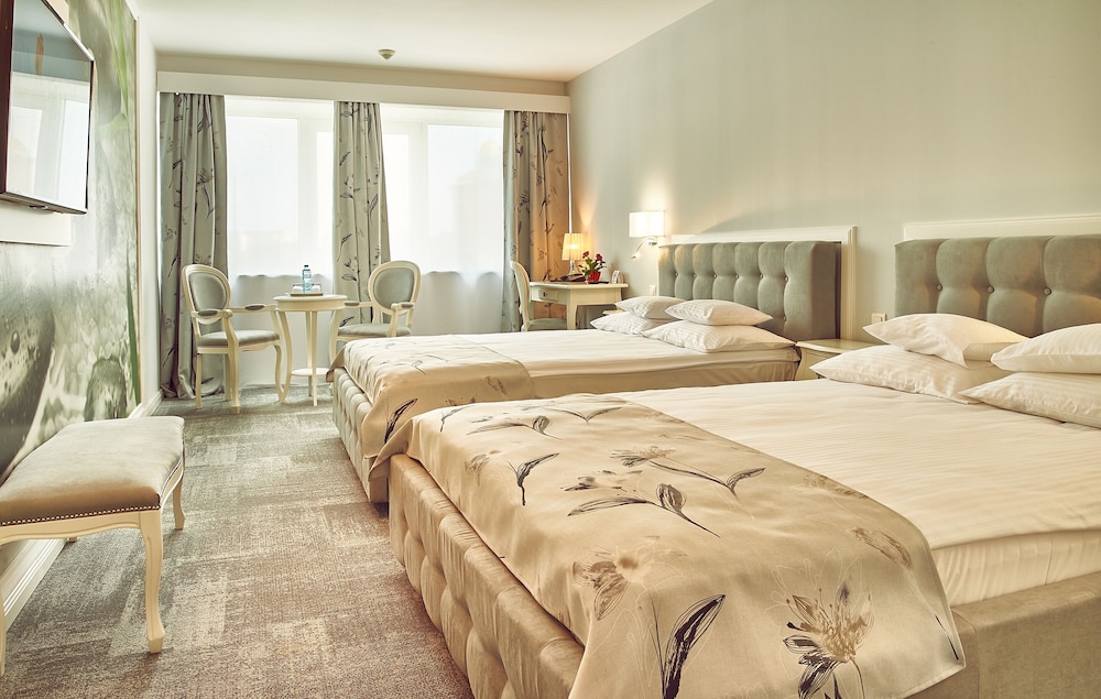 Palace of Parliament, Plus, Deluxe, Family, 2 Double Beds, Parliament View