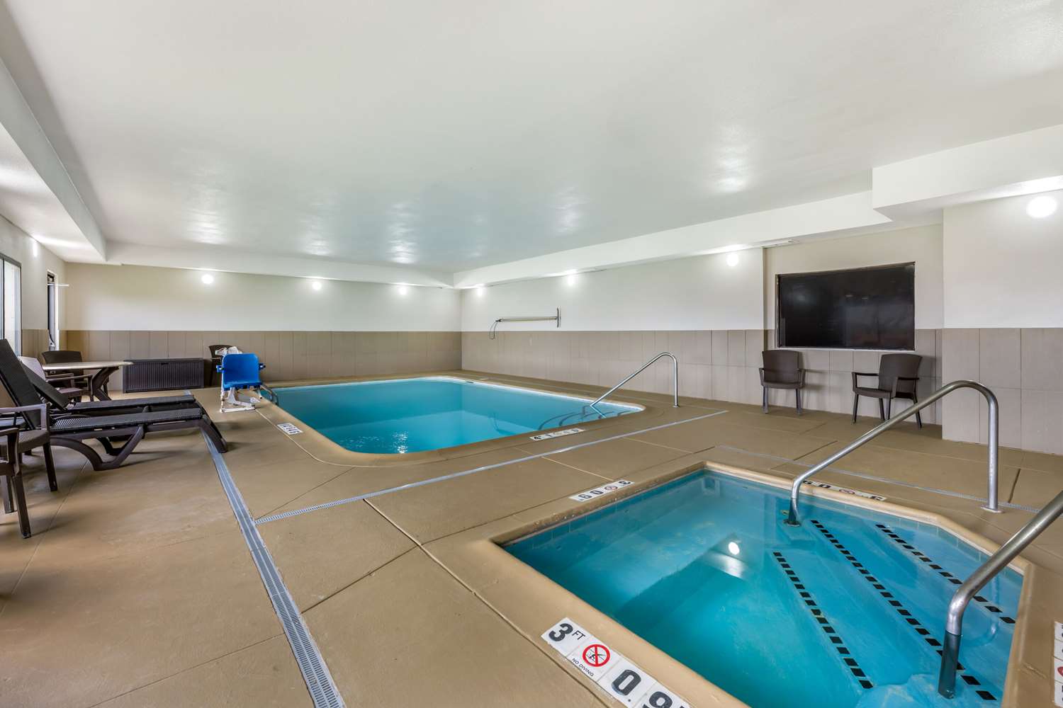 swimming pool spa