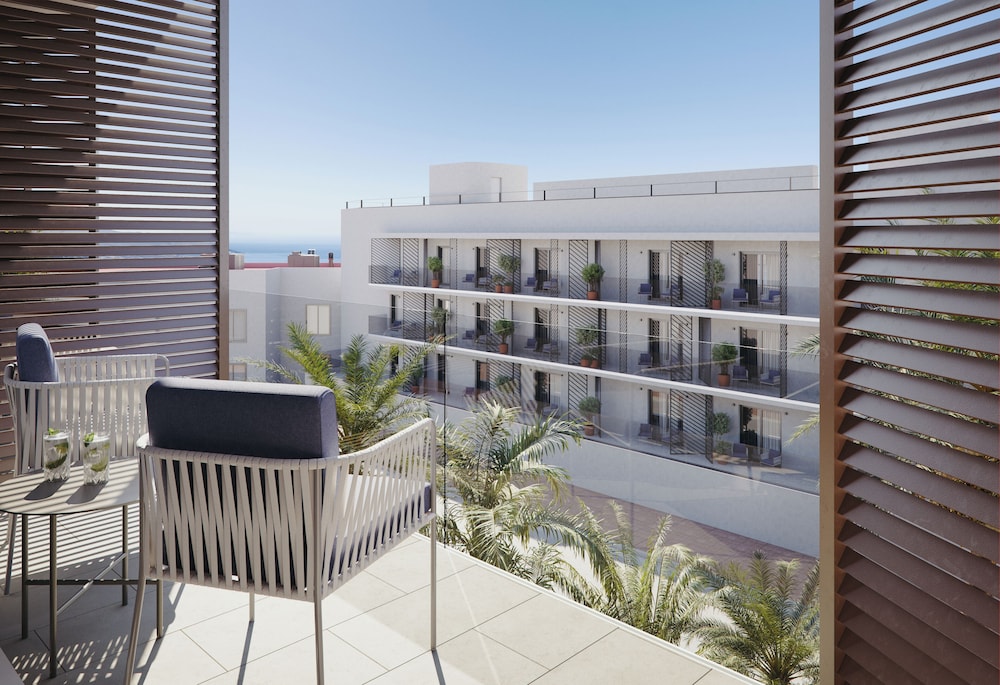 Hotel Vibra Yamm Urban in CALA GRACIO