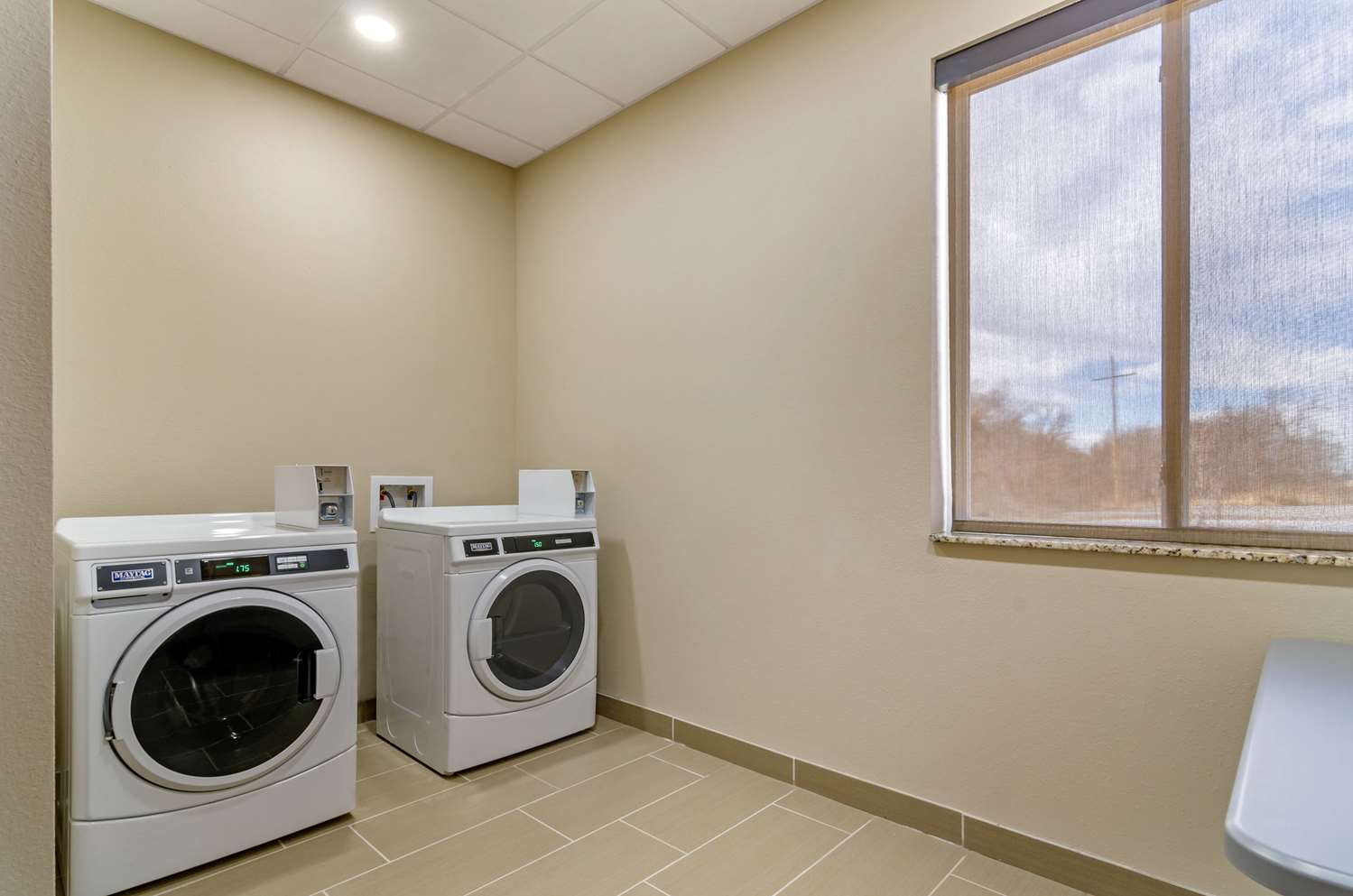 Comfort Inn & Suites Salina North 30/30