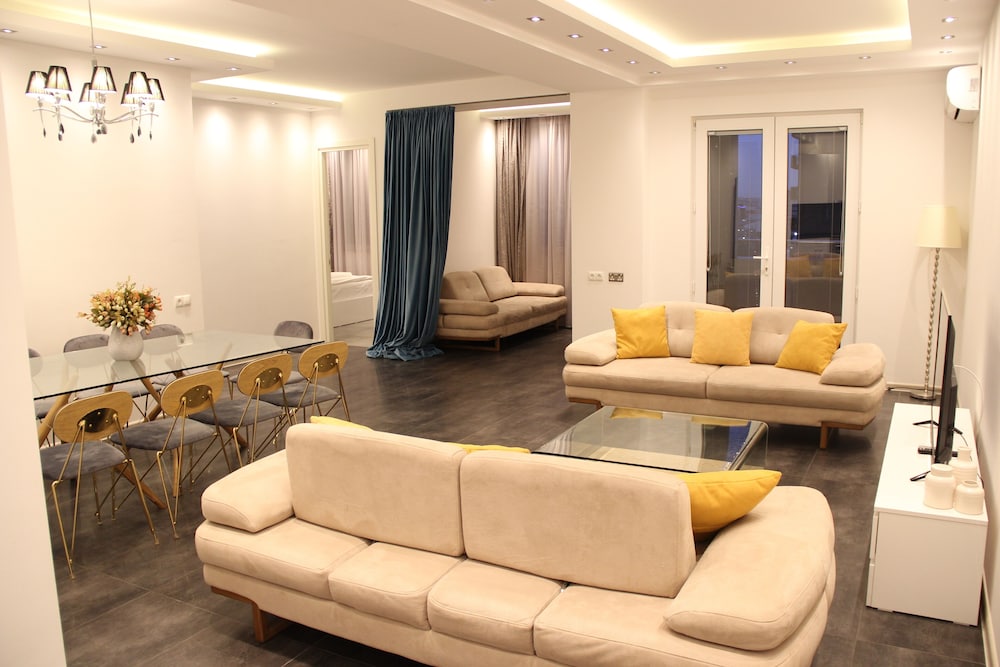 Maxela Apartments 35/50