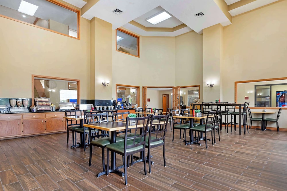 restaurant cafeteria
