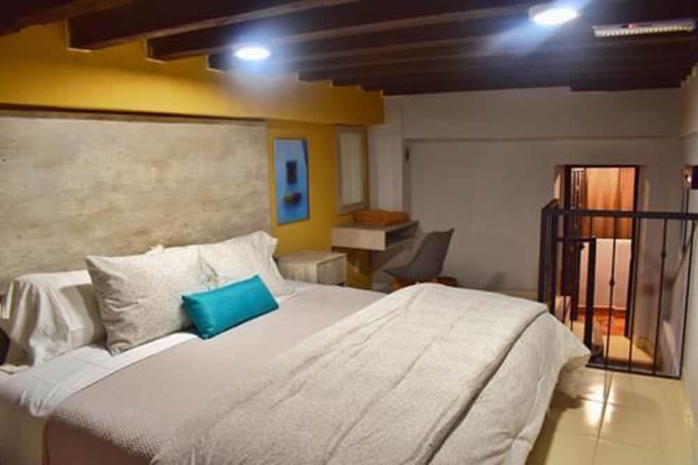 Economy, Quadruple, 2 Double Beds