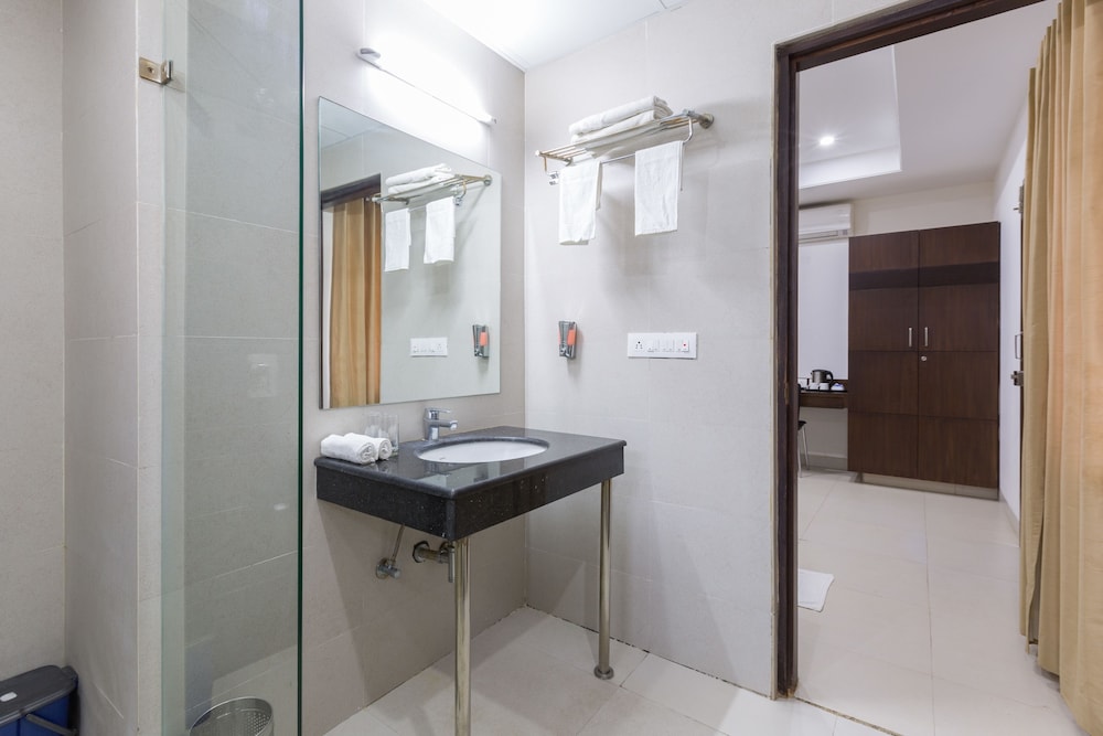 THE SANCTUM SUITES 25/43