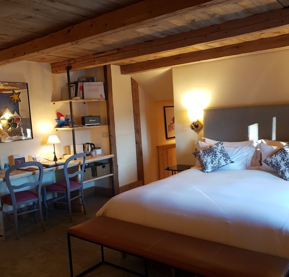 Chalet-Hotel La Ferme du Chozal, The Originals Relais (Hotel-Chalet de Tradition) 24/69
