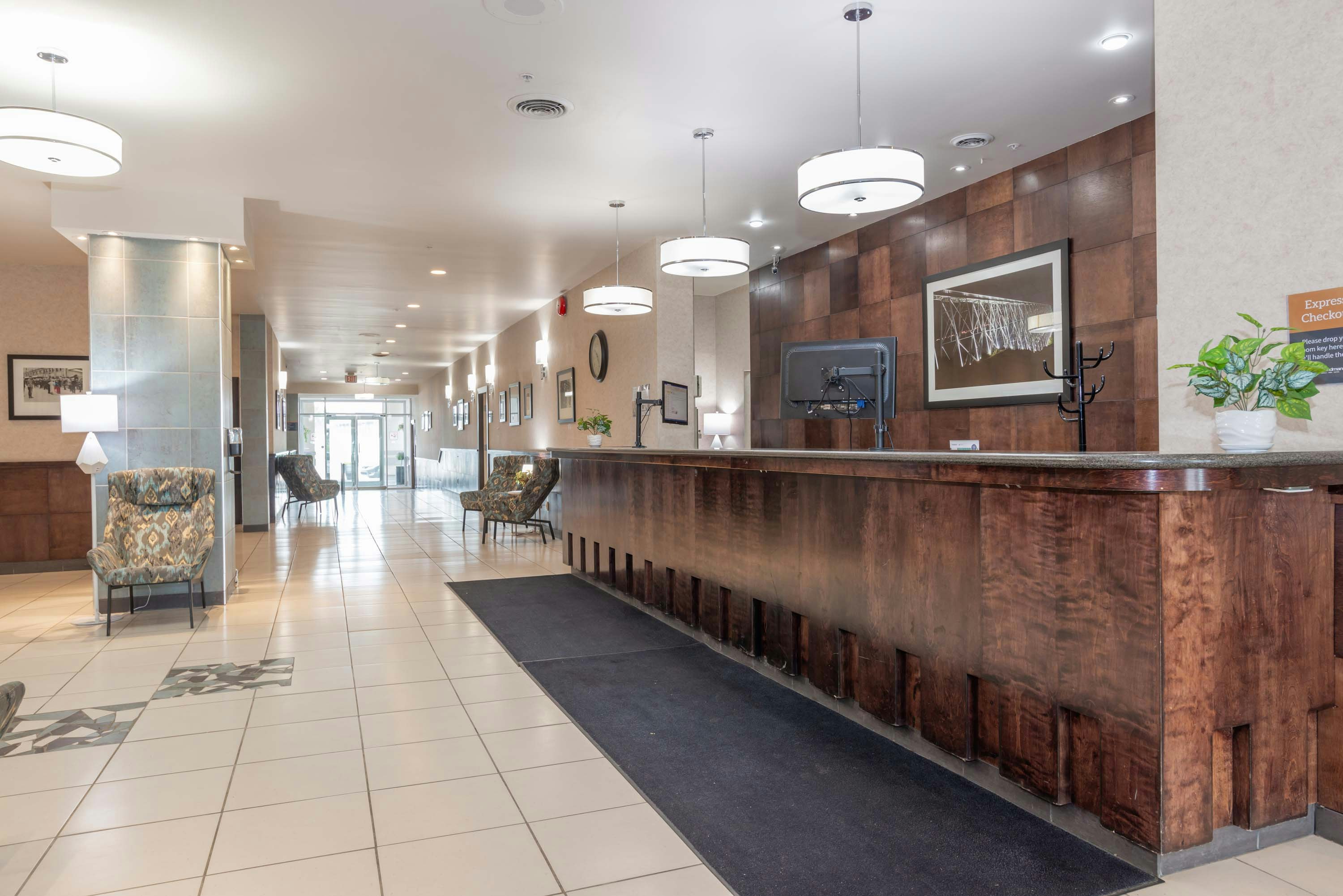 Sandman Hotel Lethbridge 8/46