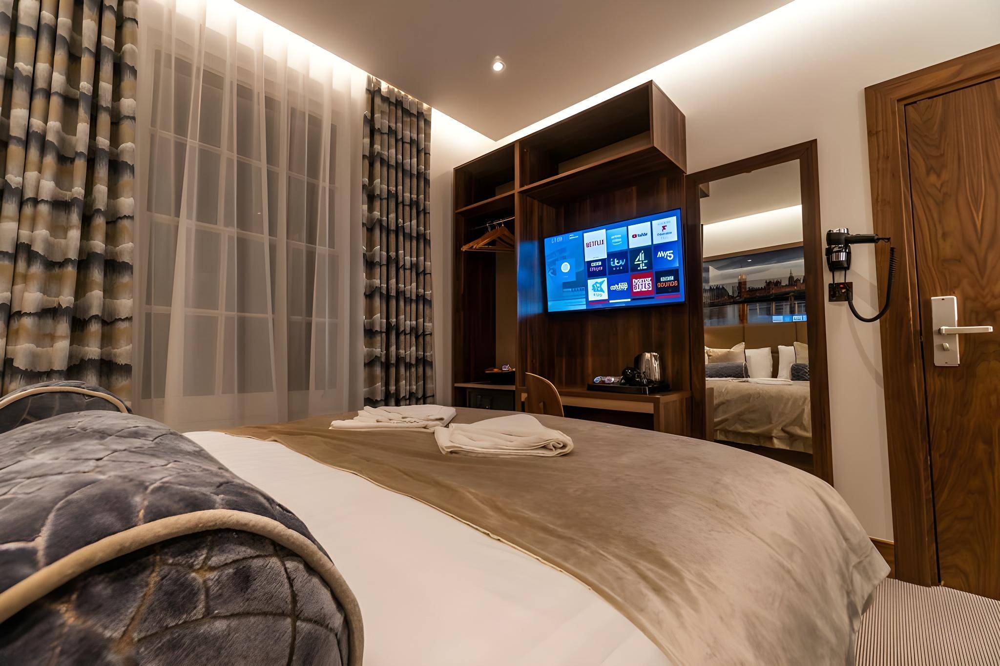 Guest Room, Queen Bed, Low Floor