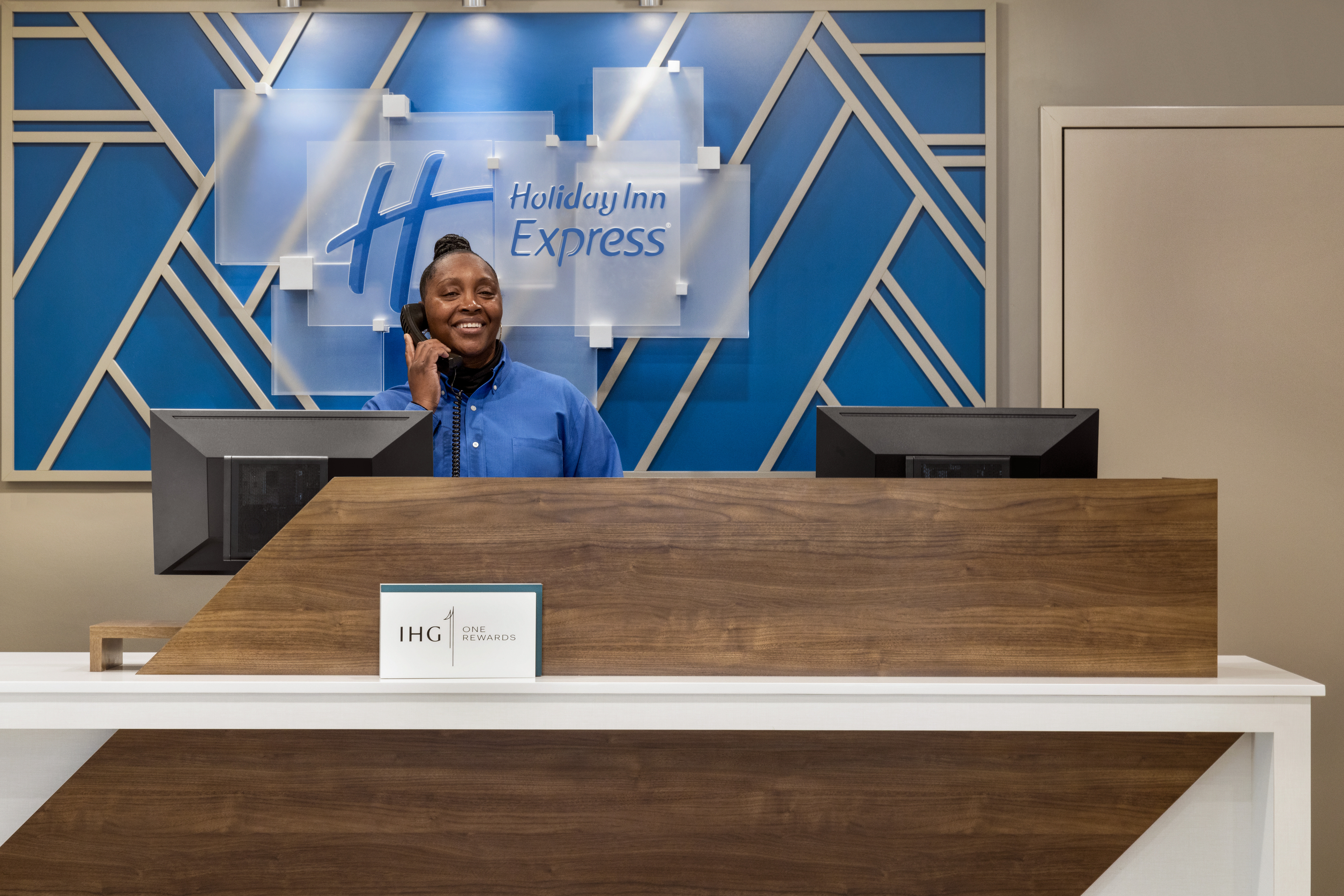 Holiday Inn Express & Suites Evansville Downtown, an IHG Hotel 3/33