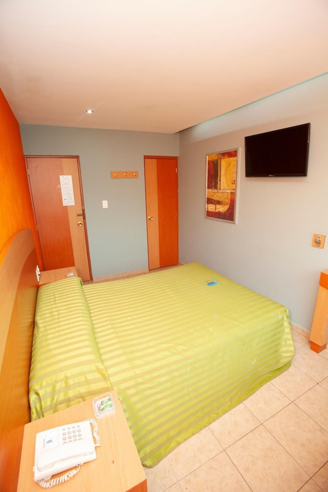 Hotel Lira - Solo Adultos 21/29