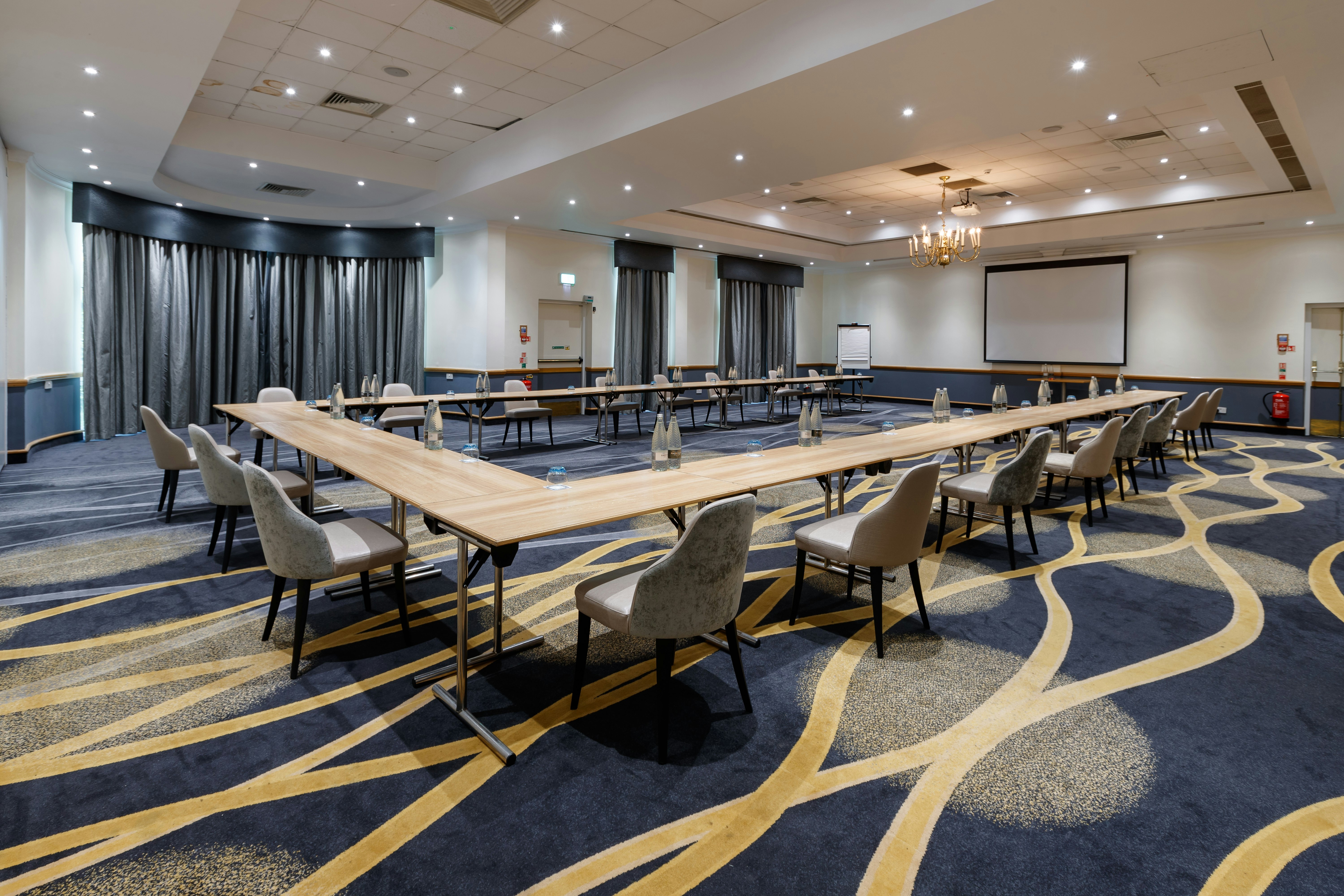 Hilton Northampton 40/44