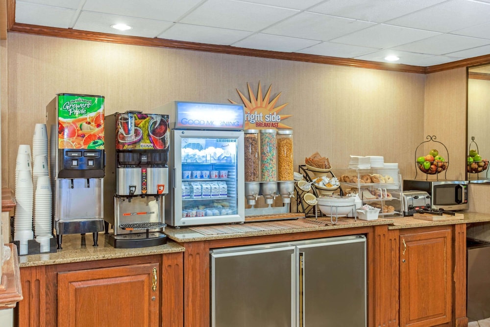 La Quinta Inn Milwaukee Airport/Oak Creek 41/53
