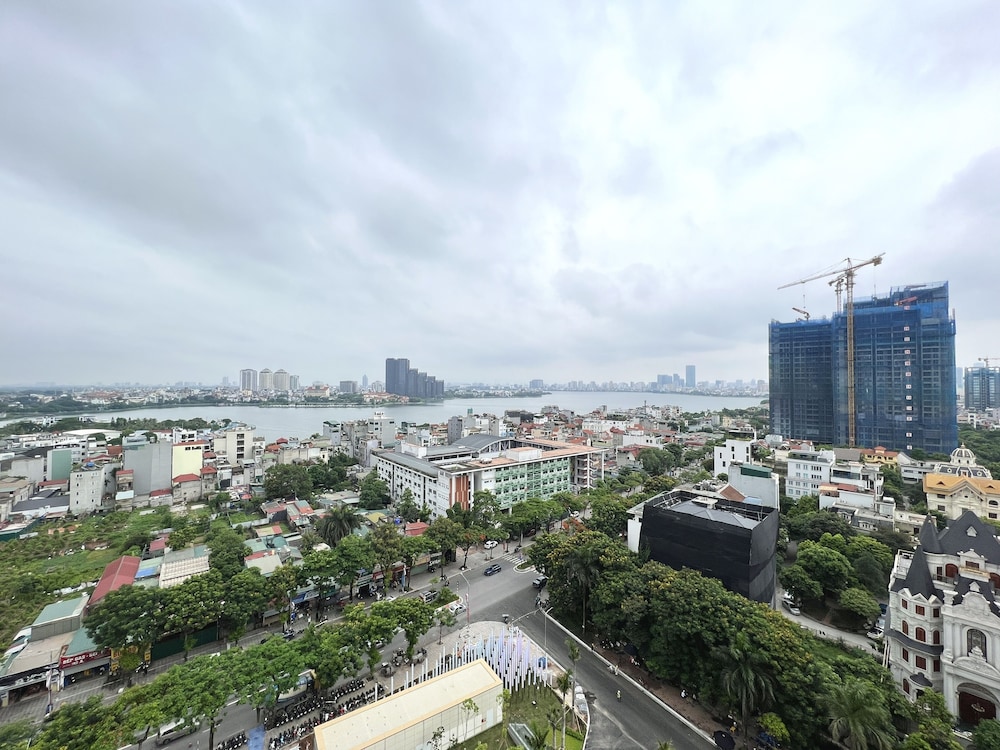 L7 West Lake Hanoi by Lotte 6/59