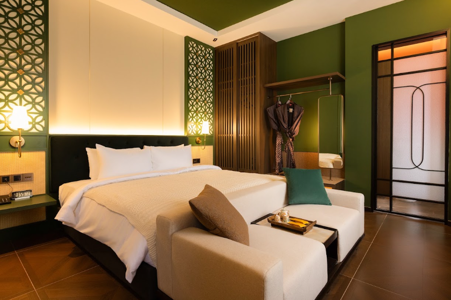The Seven Stars Hotel 8/48