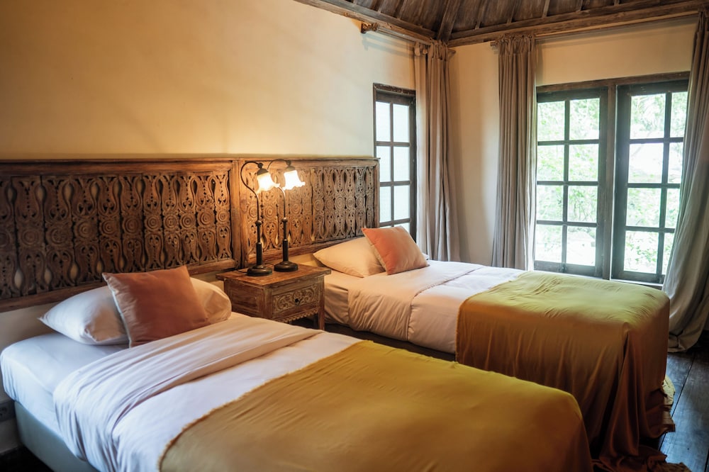 Family, Bungalow, Double and Twin Beds