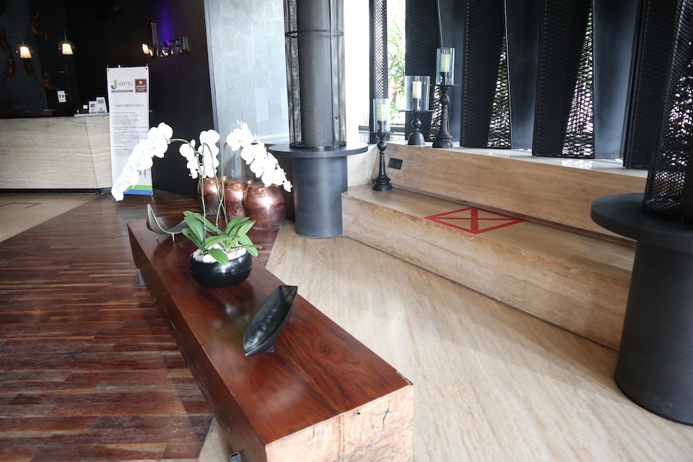 J Hotel Kuta 40/47