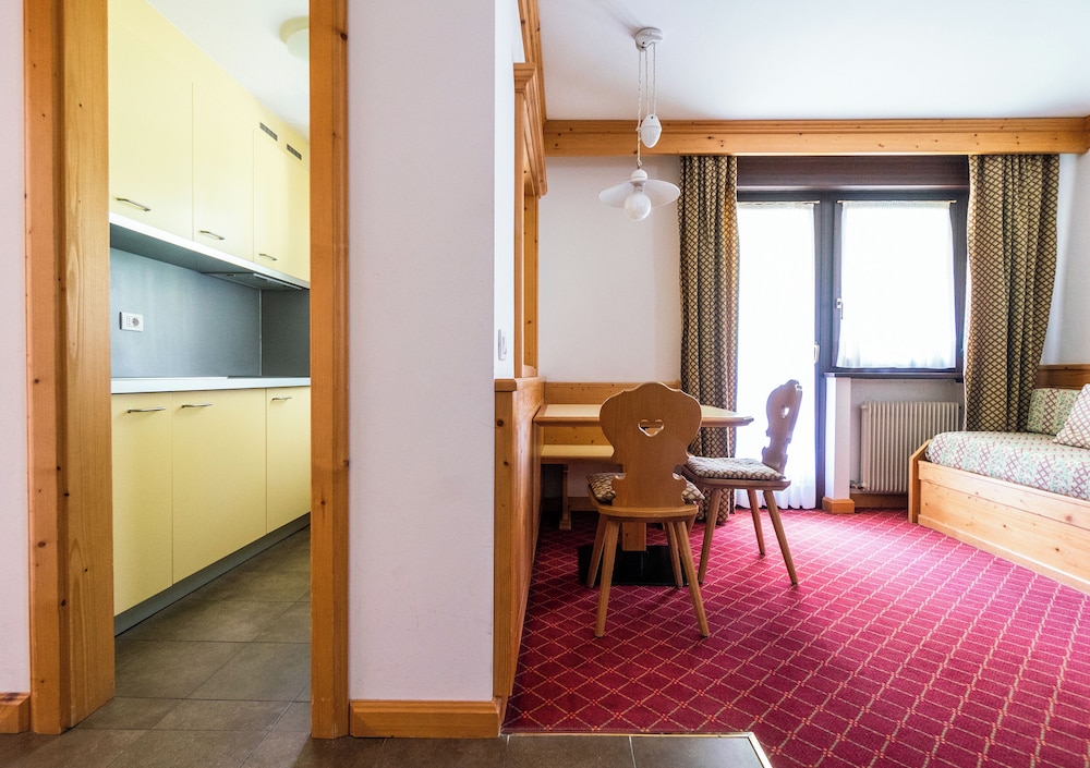 استوديو بسرير مزدوج بشرفة مع أريكة، Residence Lastei 5/10