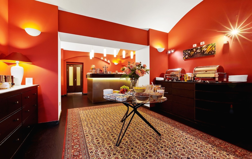 La Boutique Hotel 4/48
