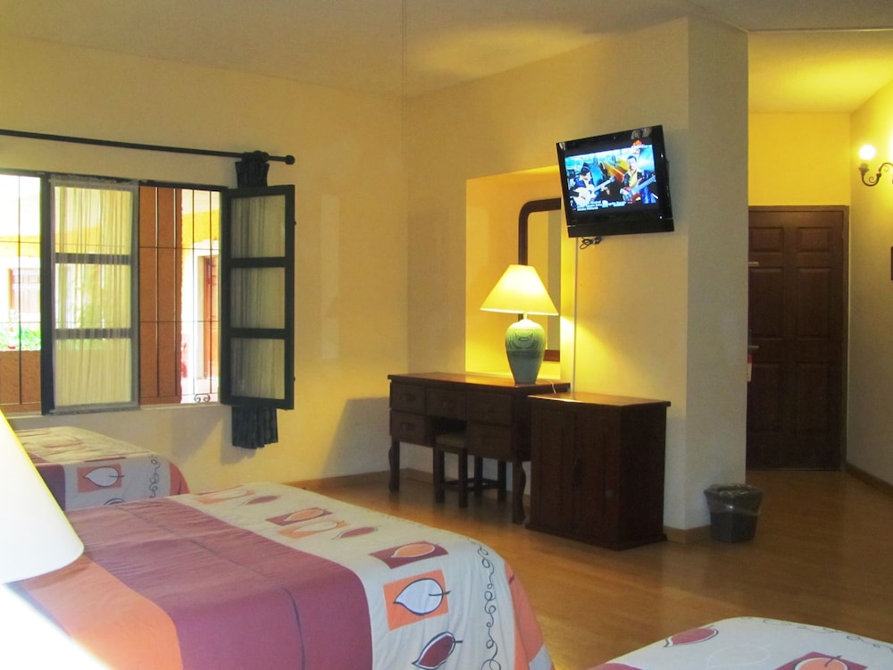 Hotel Meson De La Merced 10/45
