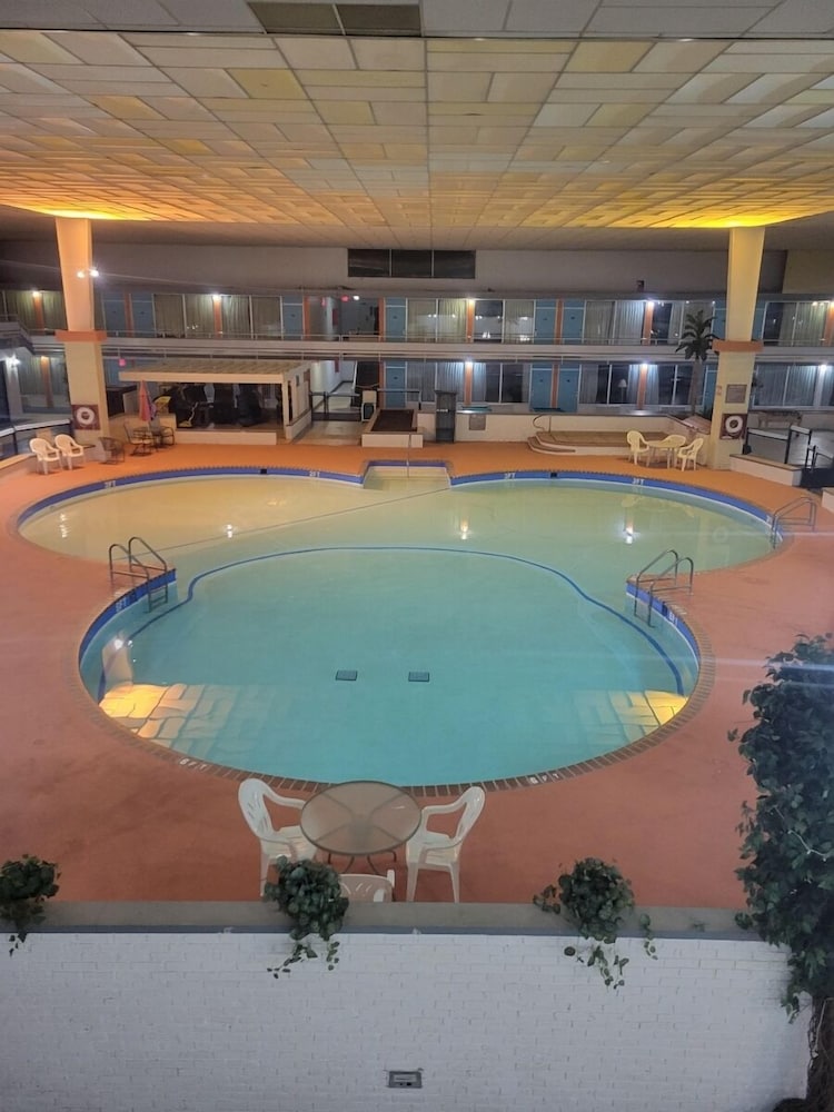 Baymont by Wyndham Hannibal 44/48