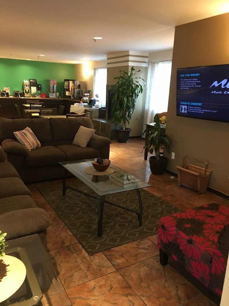 GuestHouse Inn and Suites Cheyenne 16/28