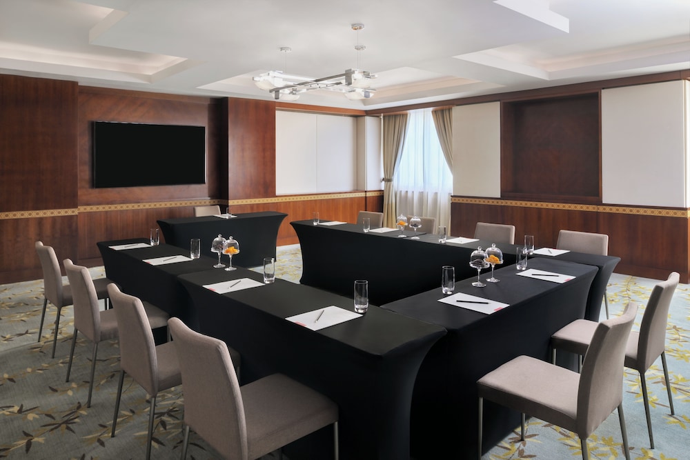 Grand Hyatt Doha Hotel and Villas 57/65